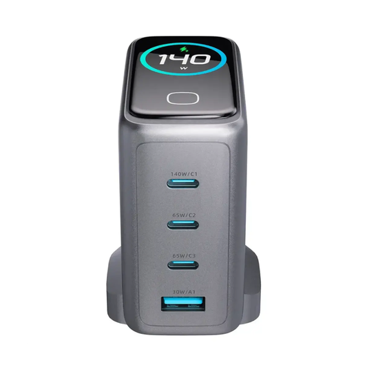 Powerology 140W 4-port wall charger with digital display and GaN technology