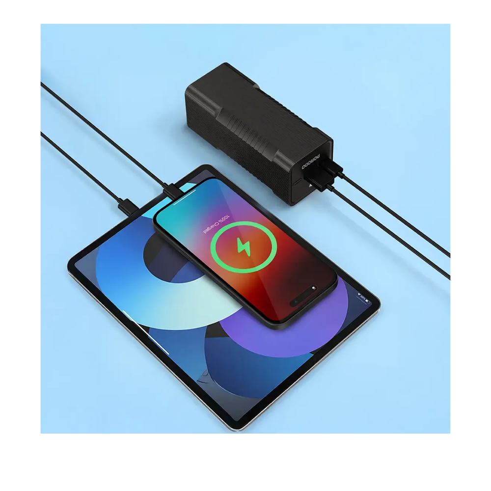 Porodo 10000mAh power bank charging tablet and smartphone simultaneously