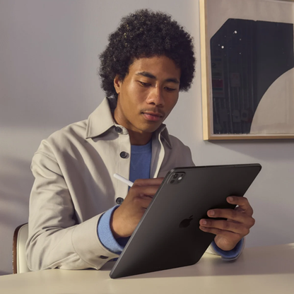 Apple - iPad M5 (11 بوصة و 13 بوصة)