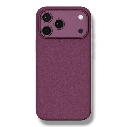 Arabic: غطاء ويزارد فيلفيت ماج — مغناطيس مدمج متوافق مع ملحقات ماج سيف | English: Wizard Velvet Mag Case — Built-in magnets compatible with MagSafe accessories

