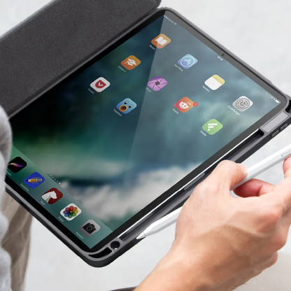 Uniq - iPad Pro Moven Case (13")