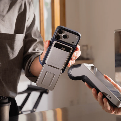 MOFT - Trackable Tripod With Wallet