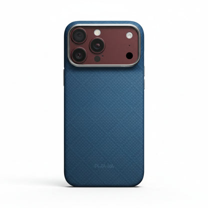 قضية PITAKA Summa بلون أزرق عميق لهاتف iPhone 18 — خفيفة الوزن 31.2 غراماً وسماكة 2.0 مم فقط | PITAKA Summa Case in Deep Abyss Blue for iPhone 18 — Lightweight 31.2 g & Just 2.0 mm Thick.