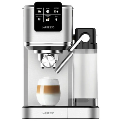 وظيفتان في جهاز واحد: تحضير القهوة الساخنة والباردة — مرونة كاملة في كل الفصول | Two functions in one device: hot and cold coffee brewing — complete flexibility for all seasons.
