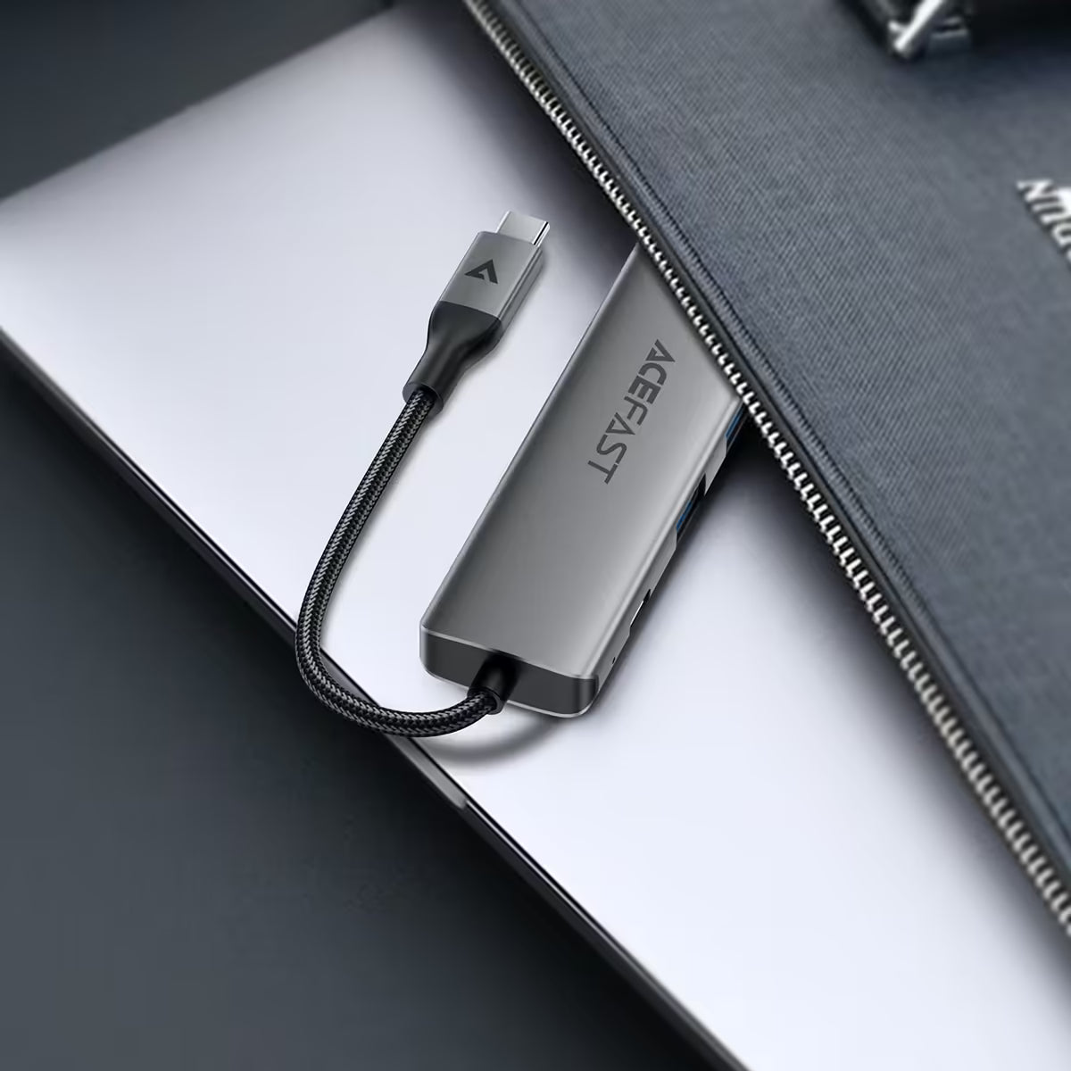 محطة ACEFAST J18 6 في 1 USB-C للتوصيل والشحن  