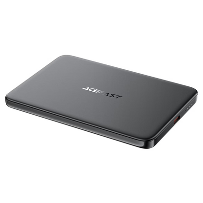 شحن لاسلكي مغناطيسي بقوة 15 واط وشحن سريع عبر USB-C بقدرة 18 واط — حل شحن 2 في 1 سلكي ولاسلكي | 15W magnetic wireless charging and 18W USB-C fast charging — a 2-in-1 wired and wireless charging solution.